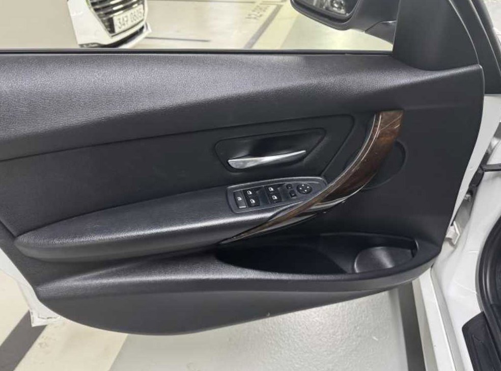 BMW 3시리즈 320d 사진 7