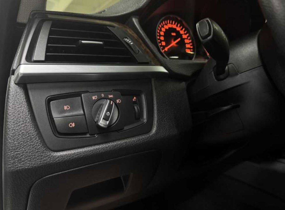 BMW 3시리즈 320d 사진 8