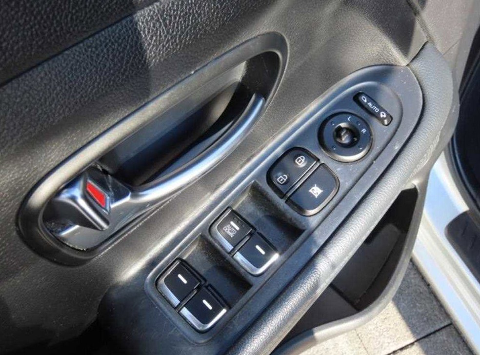 기아 카렌스 1.7 VGT 럭셔리 사진 12