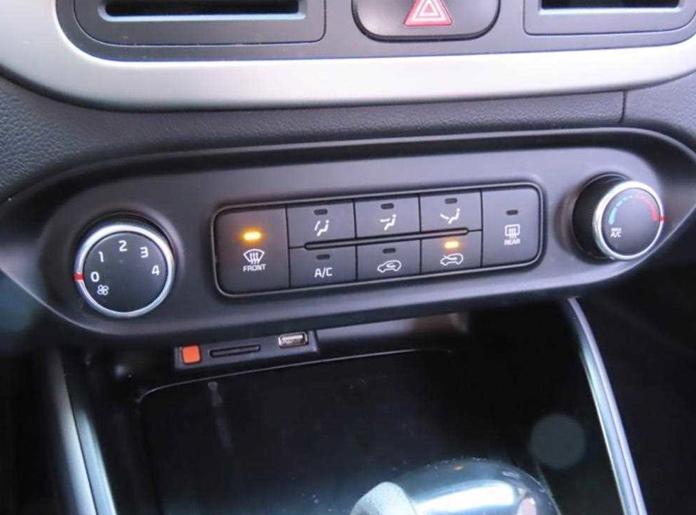 기아 카렌스 1.7 VGT 럭셔리 사진 7