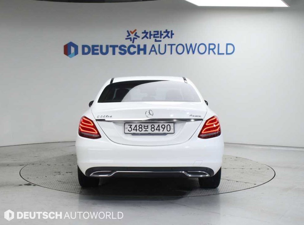 벤츠 C 클래스 C220 d 4MATIC 사진 4