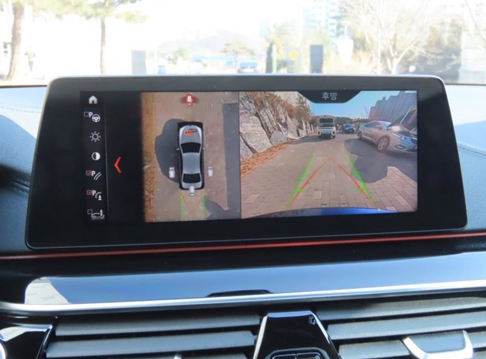 BMW 5시리즈 520d M 스포츠 플러스 사진 9