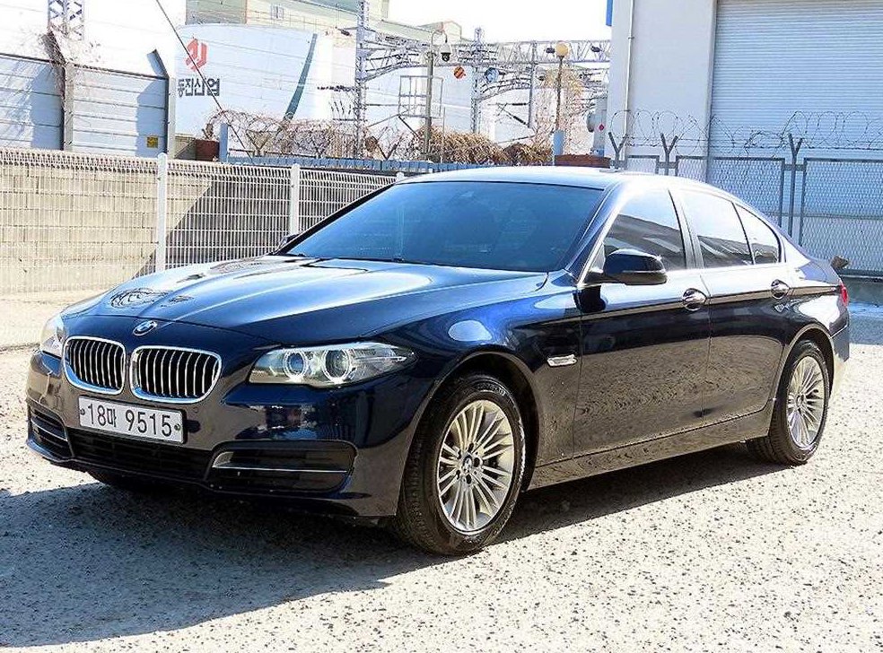BMW 5시리즈 520d xDrive 사진 2
