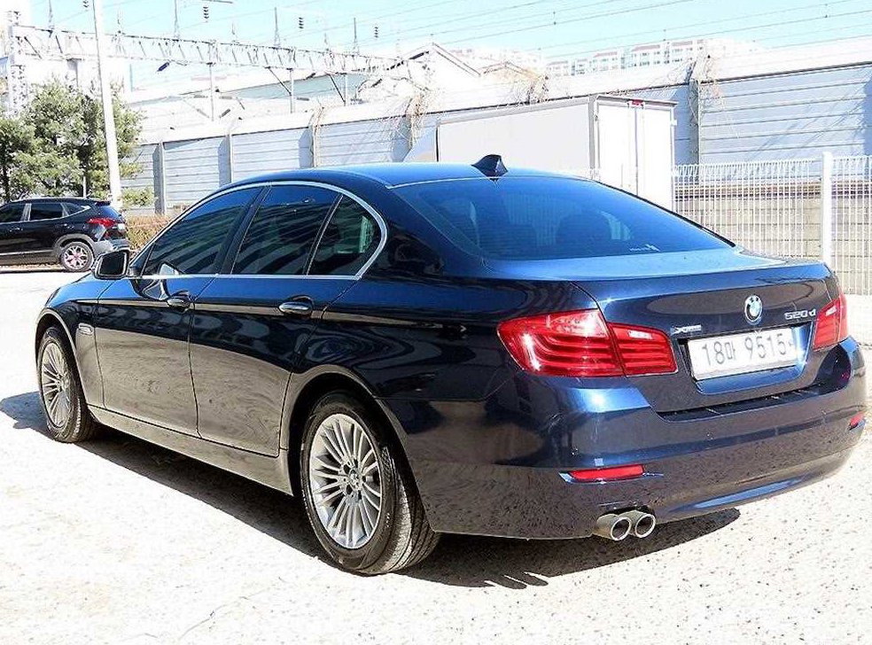 BMW 5시리즈 520d xDrive 사진 3