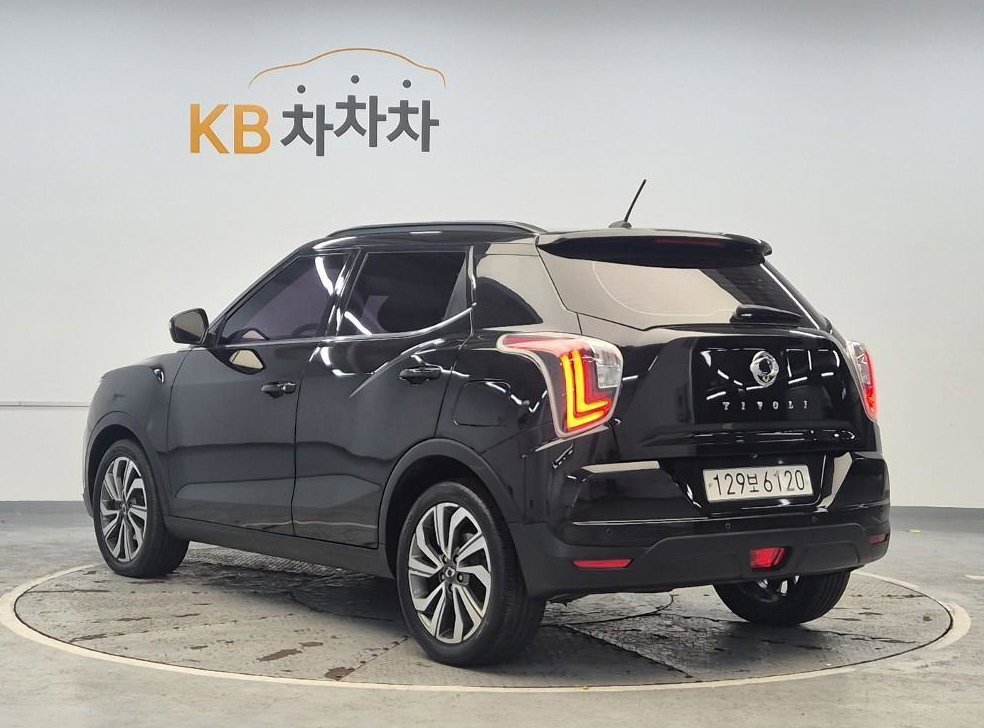KG모빌리티(쌍용)  티볼리 2WD 디젤 1.6 사진 2
