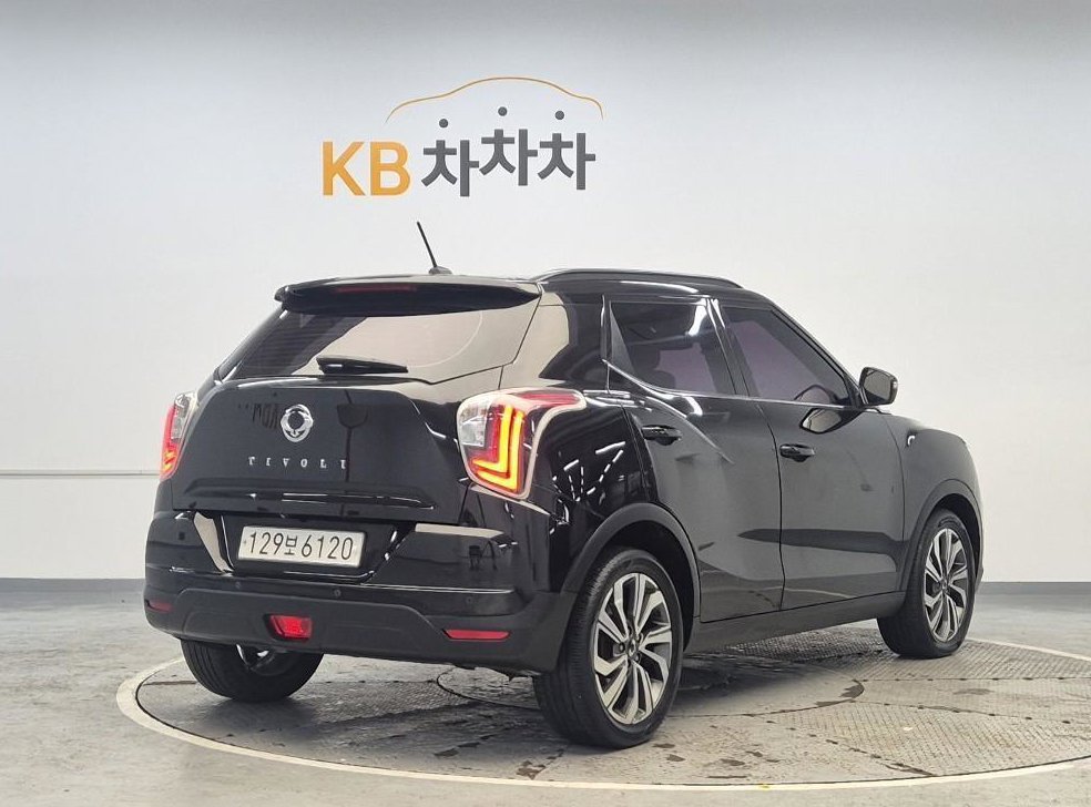KG모빌리티(쌍용)  티볼리 2WD 디젤 1.6 사진 3