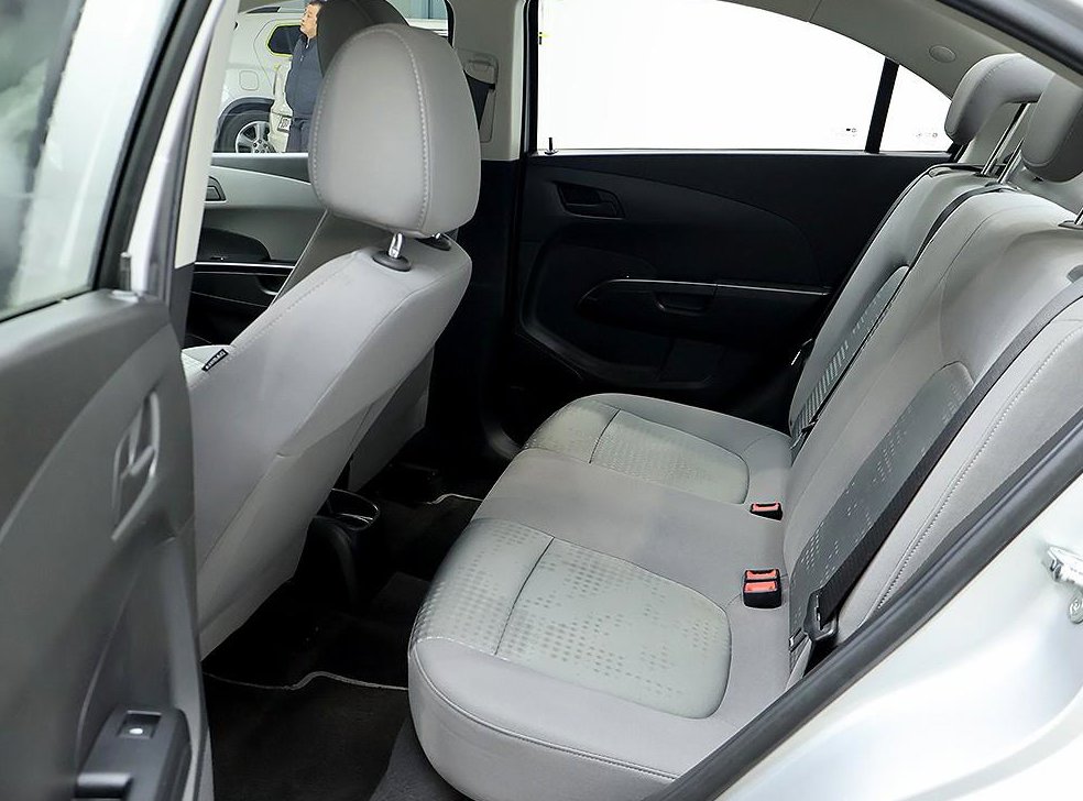 쉐보레 아베오 1.6 L 사진 12