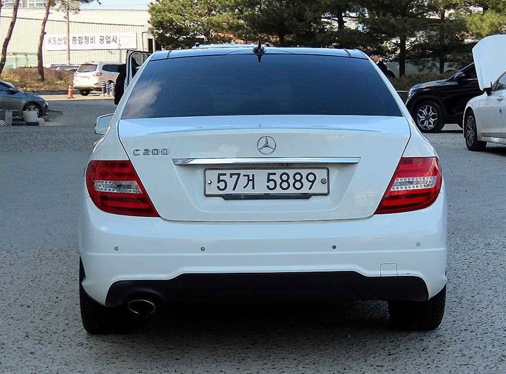 벤츠 C 클래스 C200 CGI 아방가르드 사진 4