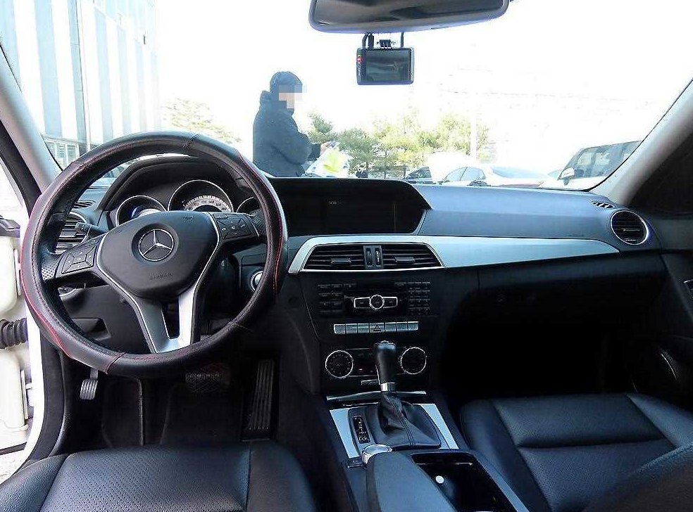 벤츠 C 클래스 C200 CGI 아방가르드 사진 7