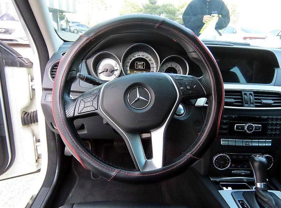 벤츠 C 클래스 C200 CGI 아방가르드 사진 8