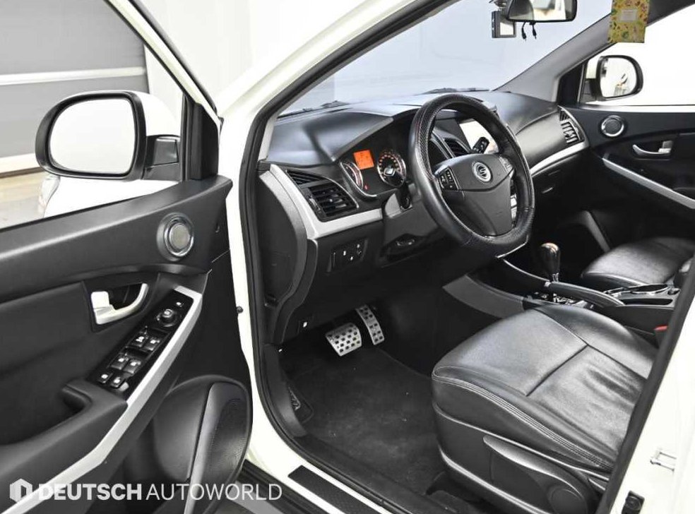 KG모빌리티(쌍용)  코란도 2WD 2.2 RX 사진 10