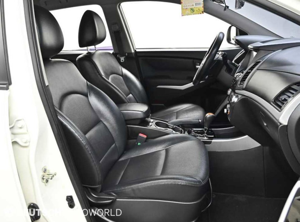 KG모빌리티(쌍용)  코란도 2WD 2.2 RX 사진 9