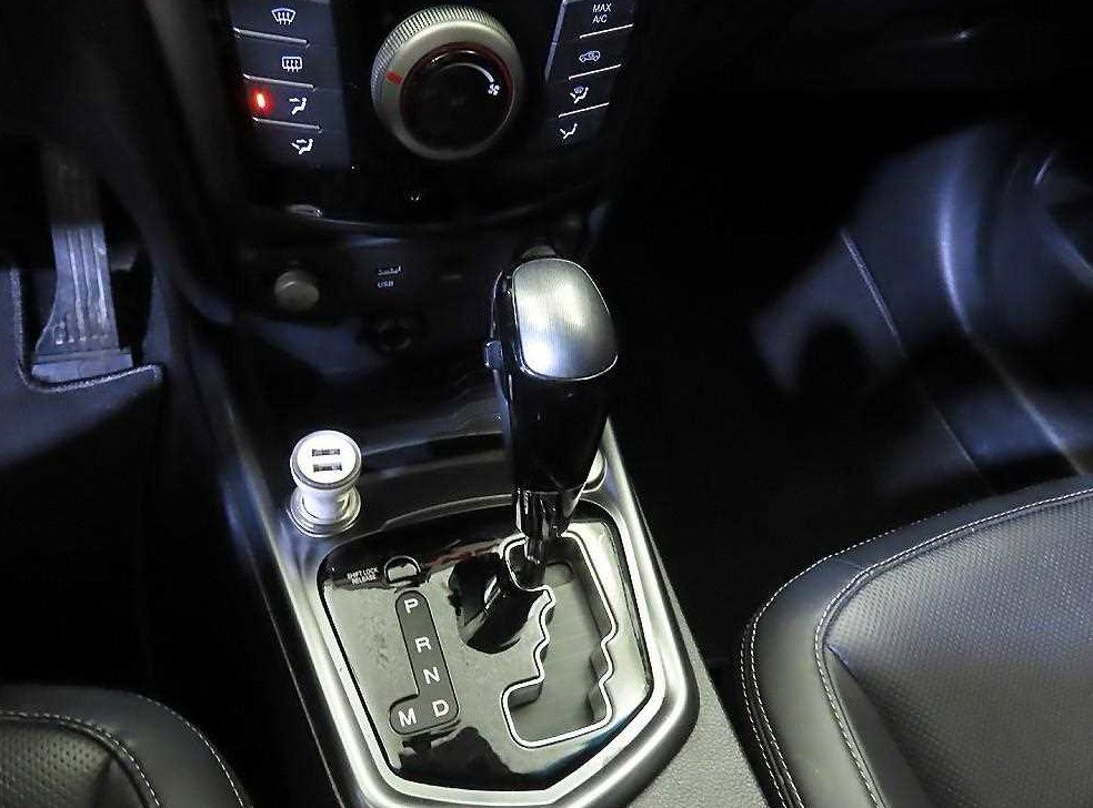 KG모빌리티(쌍용)  티볼리 2WD 디젤 VX 사진 13