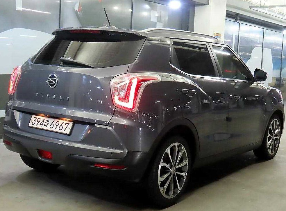 KG모빌리티(쌍용)  티볼리 2WD 디젤 VX 사진 4