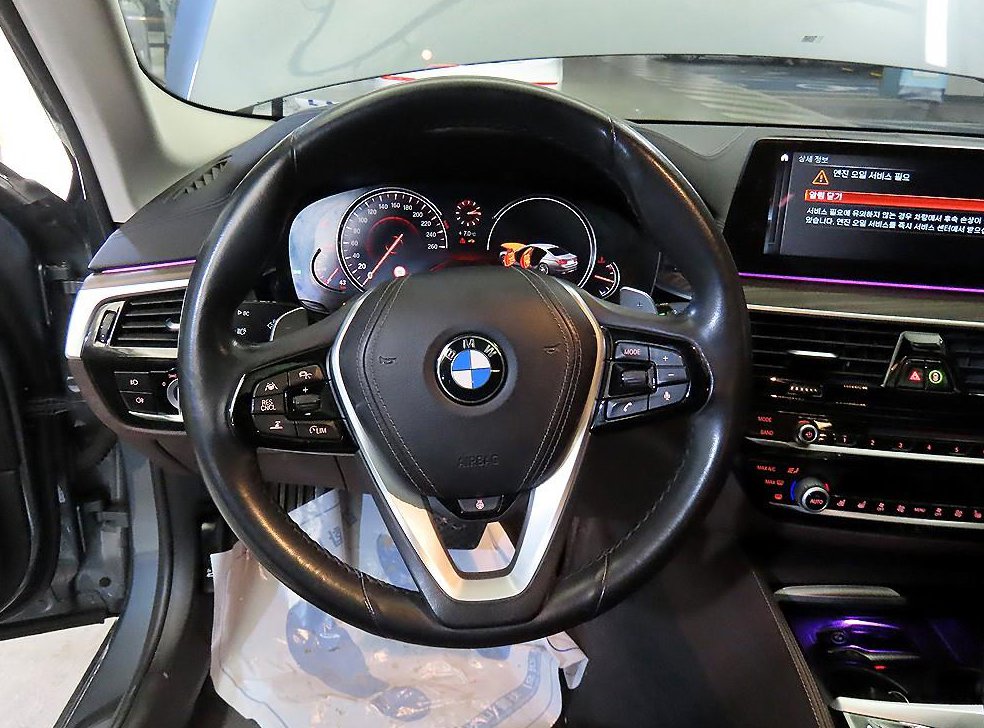 BMW 5시리즈 520d 럭셔리 플러스 사진 8