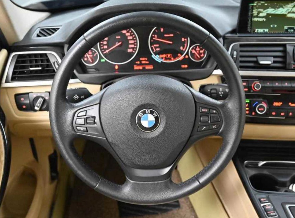 BMW 3시리즈 320d 사진 13