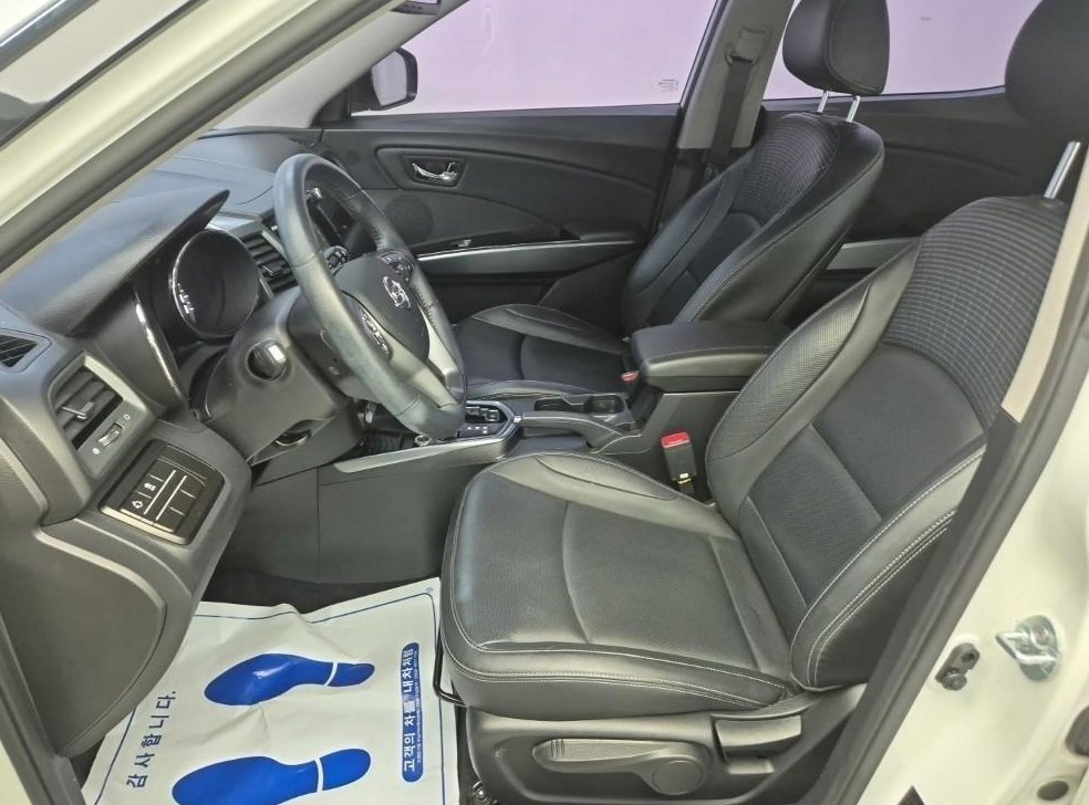 KG모빌리티(쌍용)  티볼리 2WD 가솔린 VX 사진 11