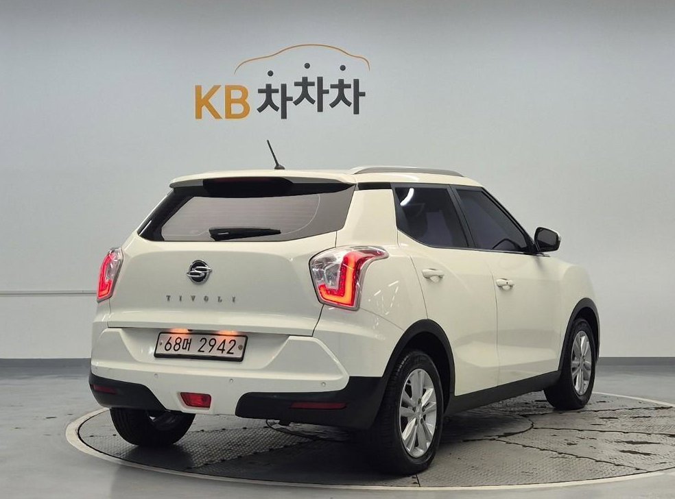 KG모빌리티(쌍용)  티볼리 2WD 가솔린 VX 사진 4