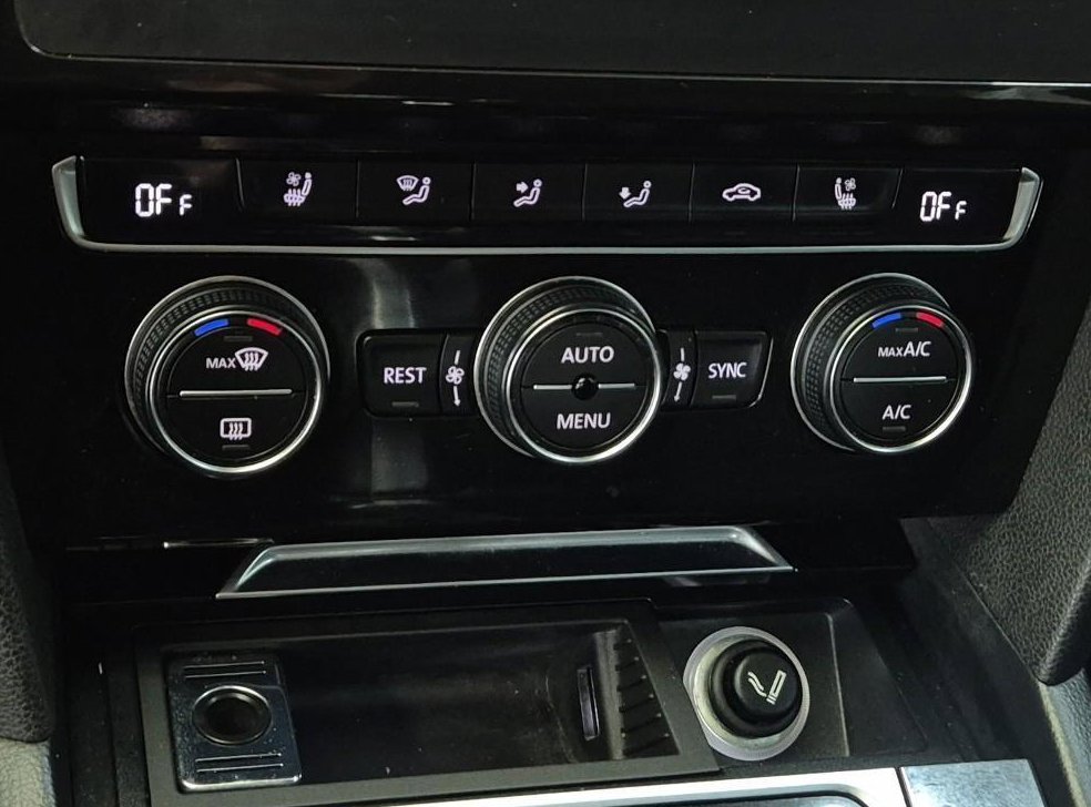 폭스바겐 아테온 2.0 TDI 엘레강스 프리미엄 사진 17