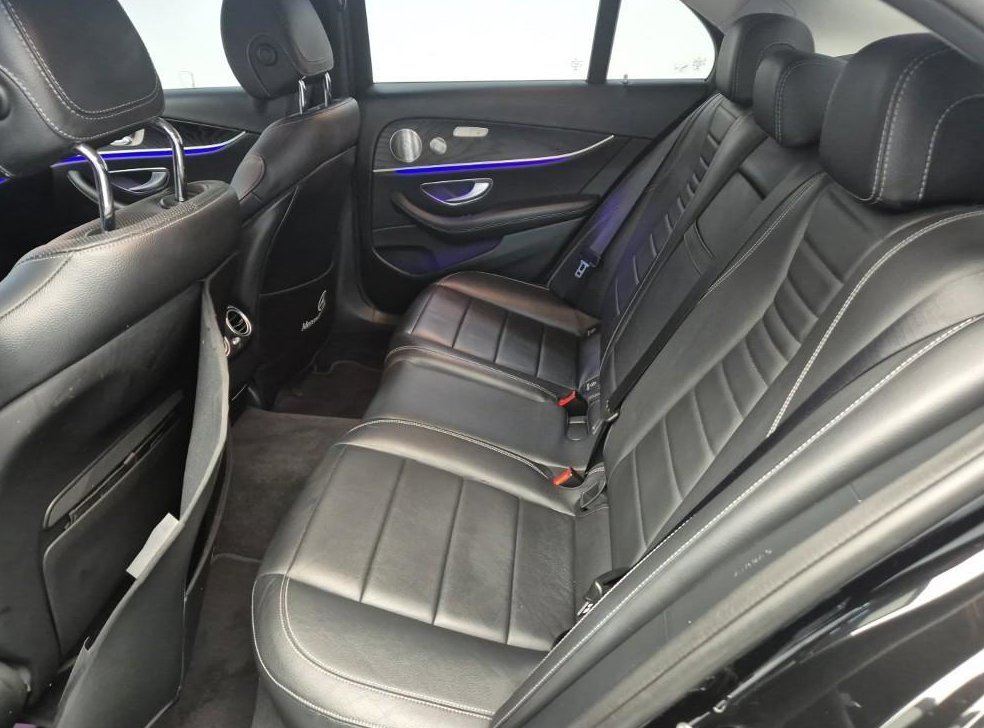 벤츠 E 클래스 E300 4MATIC 아방가르드 사진 12