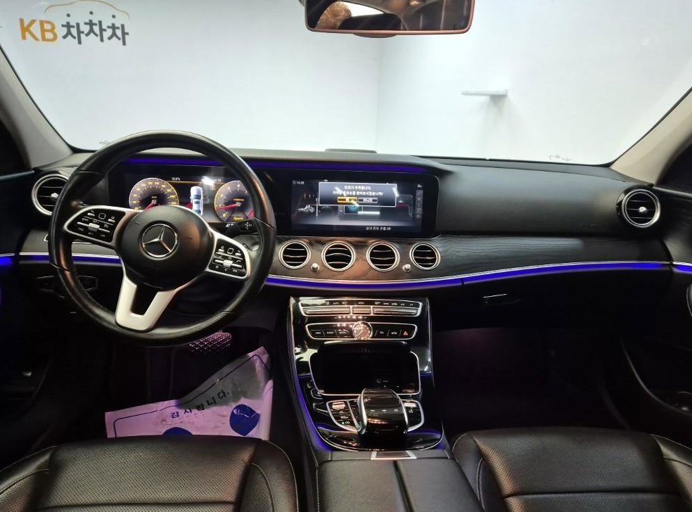 벤츠 E 클래스 E300 4MATIC 아방가르드 사진 7