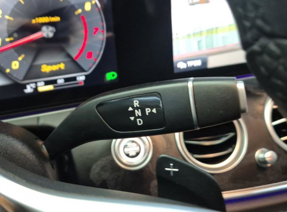 벤츠 E 클래스 E300 4MATIC 아방가르드 사진 8