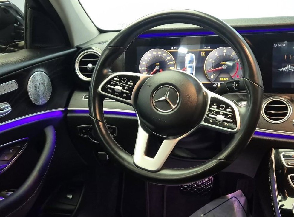 벤츠 E 클래스 E300 4MATIC 아방가르드 사진 9