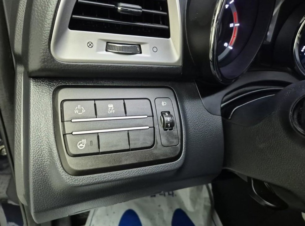 KG모빌리티(쌍용)  티볼리 디젤 2WD 1.6 VX 사진 14