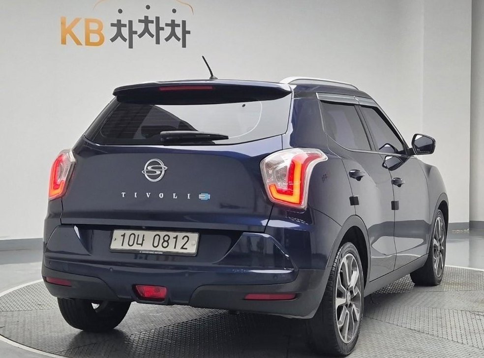 KG모빌리티(쌍용)  티볼리 디젤 2WD 1.6 VX 사진 3
