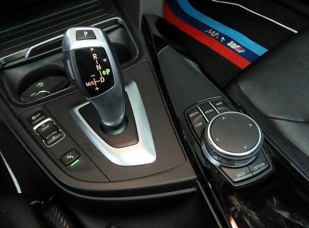BMW 3시리즈 320d 사진 11