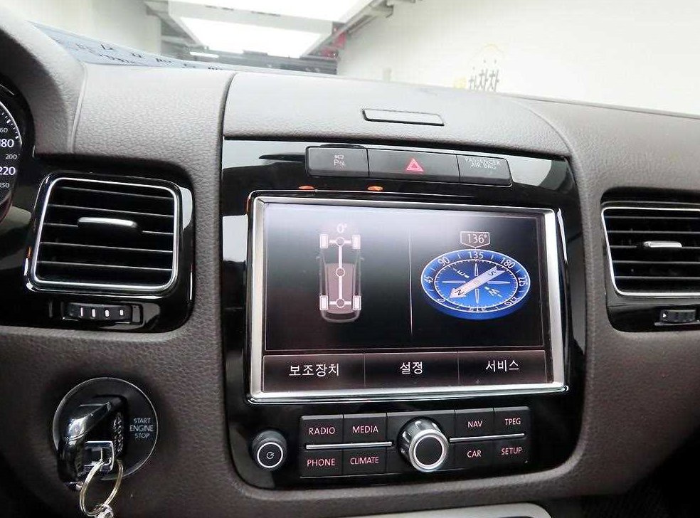 폭스바겐 투아렉 V6 3.0 TDI 블루모션 사진 8