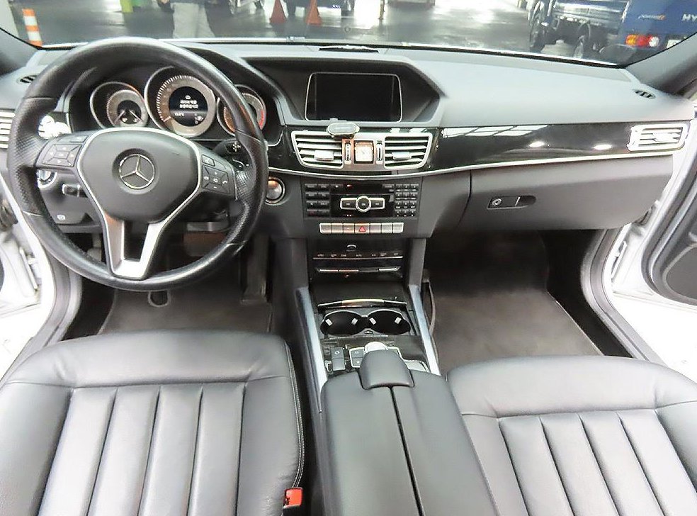 벤츠 E 클래스 E300 아방가르드 사진 9