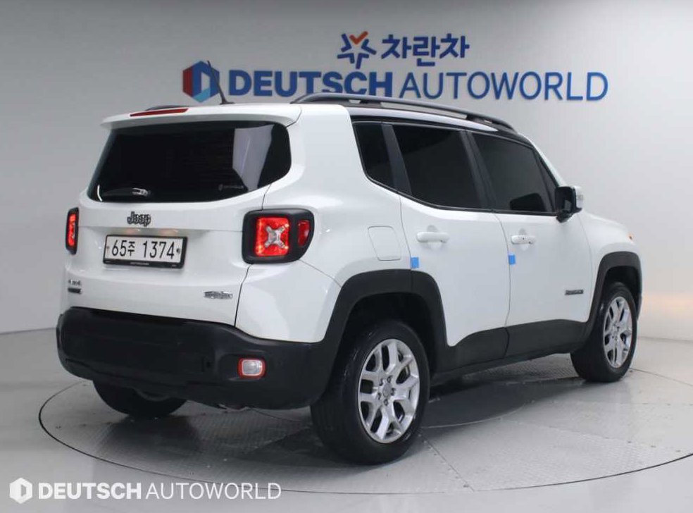 지프 레니게이드 2.0 디젤 론지튜드 AWD 사진 2