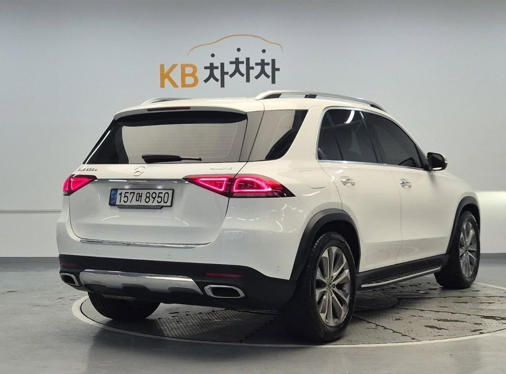 벤츠 GLE 클래스 GLE 300d 4MATIC 사진 4