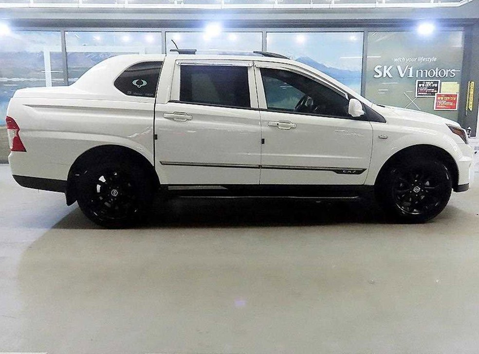 KG모빌리티(쌍용)  코란도 디젤 4WD 익스트림 사진 3