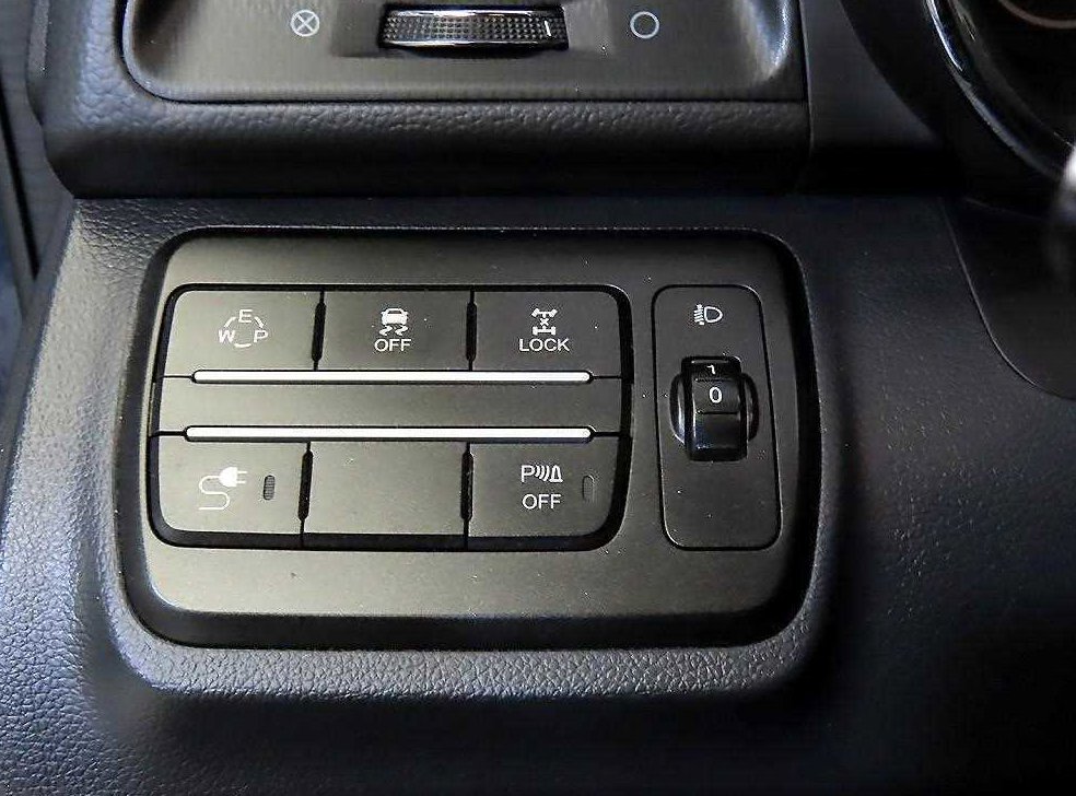 KG모빌리티(쌍용)  티볼리 4WD 디젤 1.6 RX 사진 16