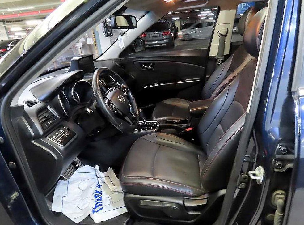 KG모빌리티(쌍용)  티볼리 4WD 디젤 1.6 RX 사진 6