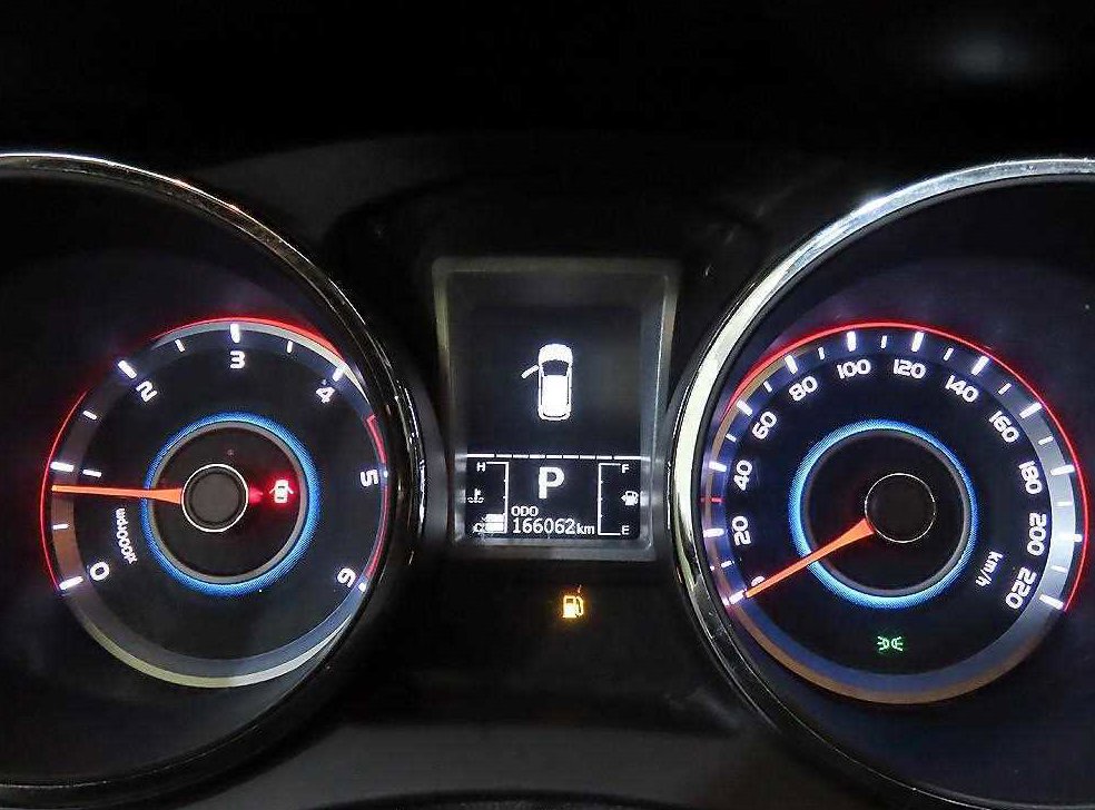 KG모빌리티(쌍용)  티볼리 4WD 디젤 1.6 RX 사진 9