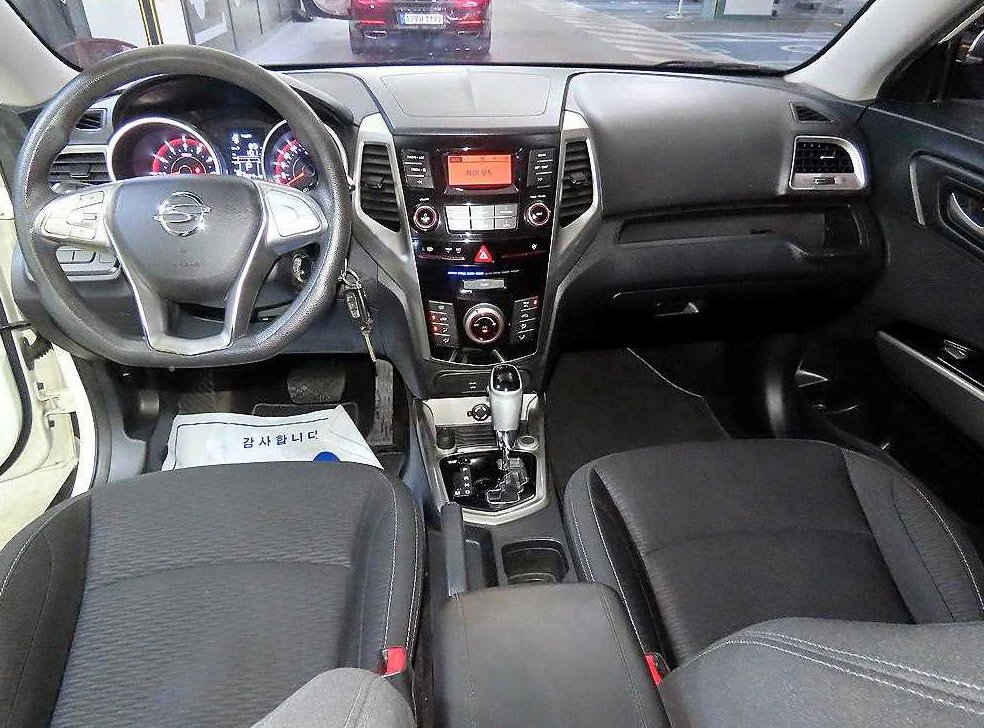 KG모빌리티(쌍용)  티볼리 가솔린 2WD 1.6 TX 사진 10