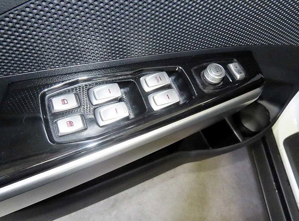 KG모빌리티(쌍용)  티볼리 가솔린 2WD 1.6 TX 사진 13