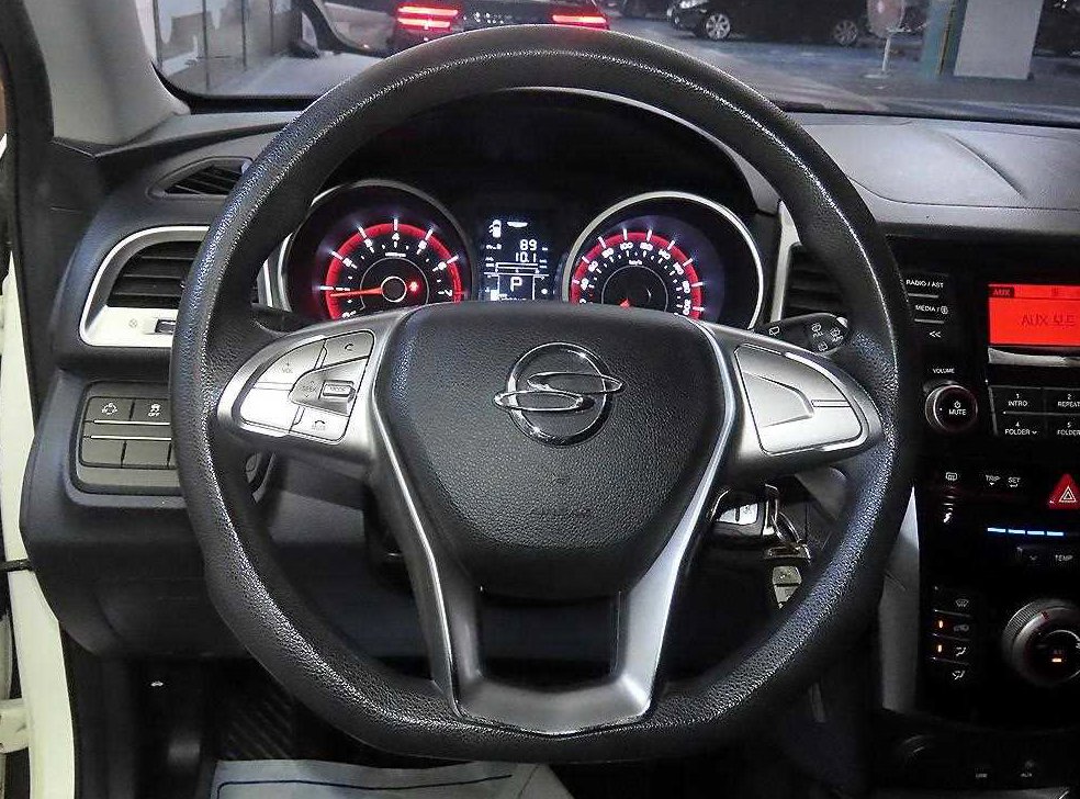 KG모빌리티(쌍용)  티볼리 가솔린 2WD 1.6 TX 사진 8