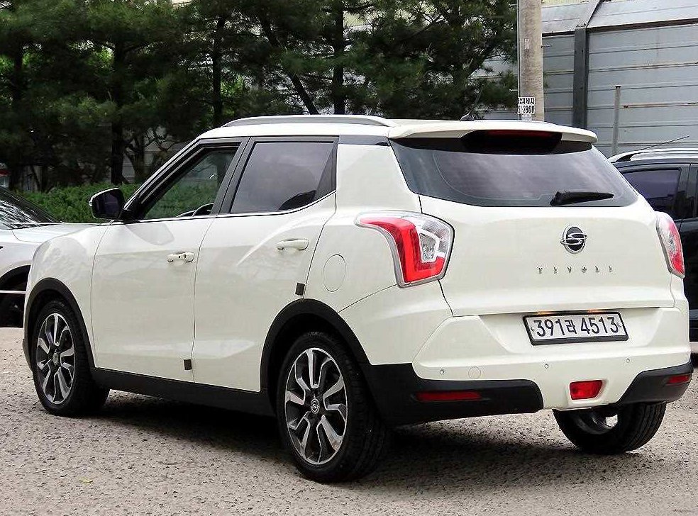 KG모빌리티(쌍용)  티볼리 디젤 2WD 1.6 VX 사진 3