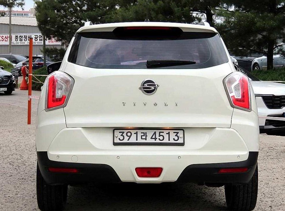 KG모빌리티(쌍용)  티볼리 디젤 2WD 1.6 VX 사진 4