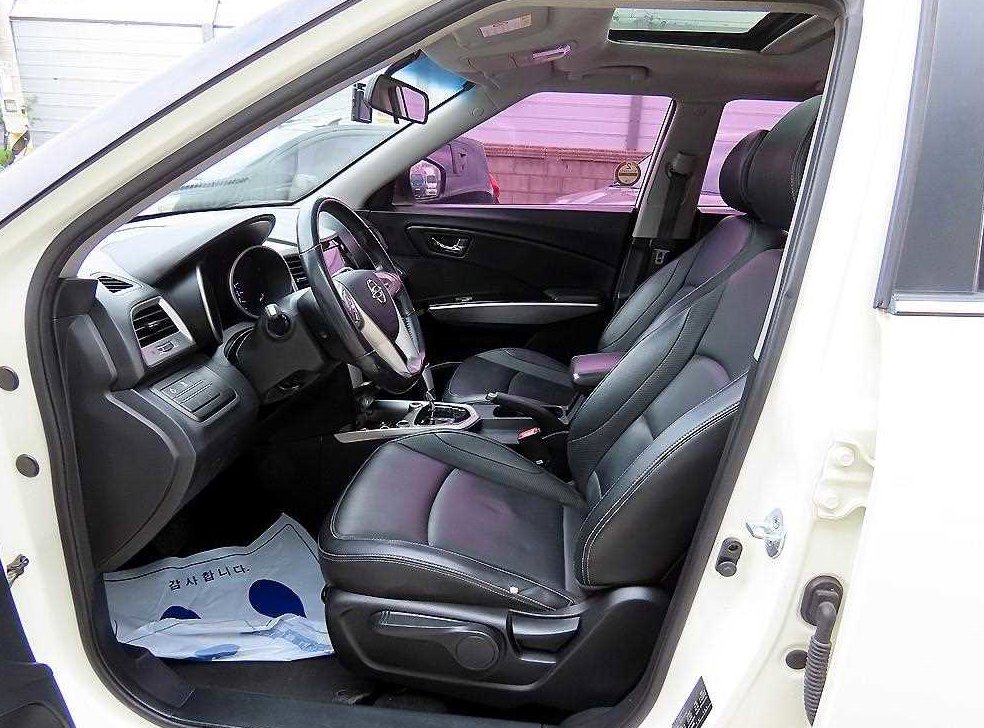 KG모빌리티(쌍용)  티볼리 디젤 2WD 1.6 VX 사진 5