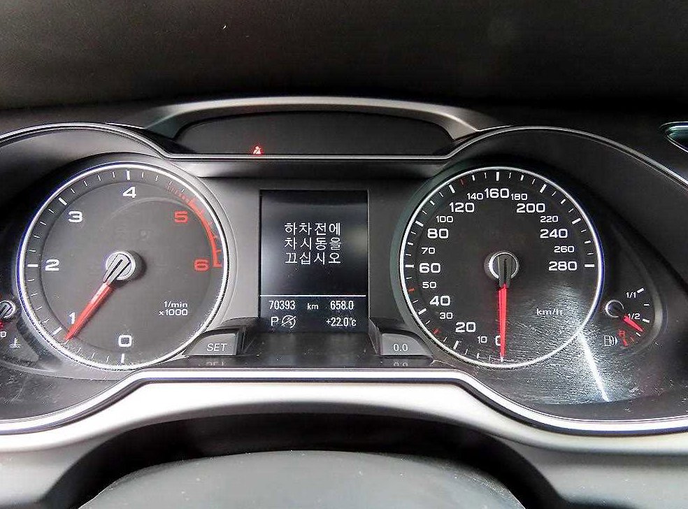 아우디 A4 2.0 TDI 사진 9
