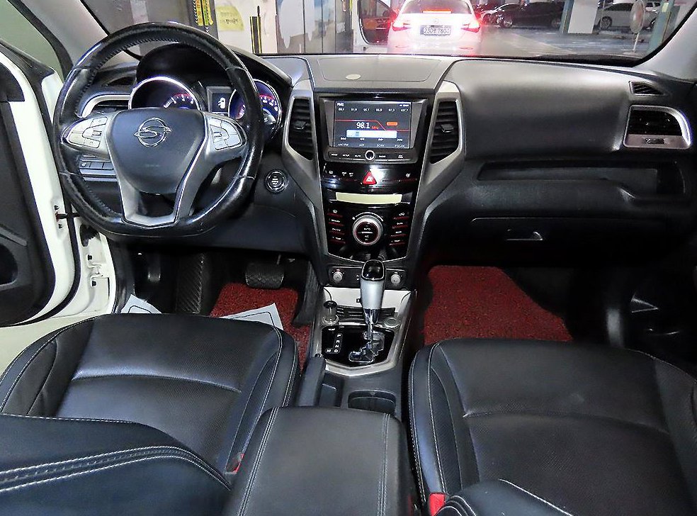 KG모빌리티(쌍용)  티볼리 가솔린 2WD 1.6 LX 사진 10