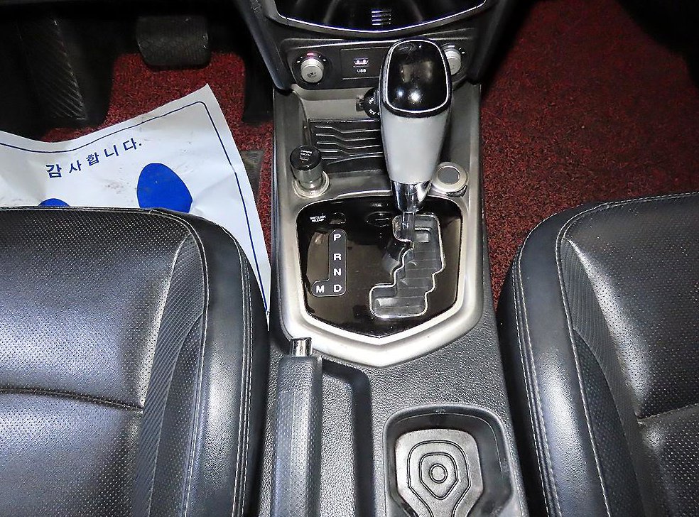 KG모빌리티(쌍용)  티볼리 가솔린 2WD 1.6 LX 사진 12