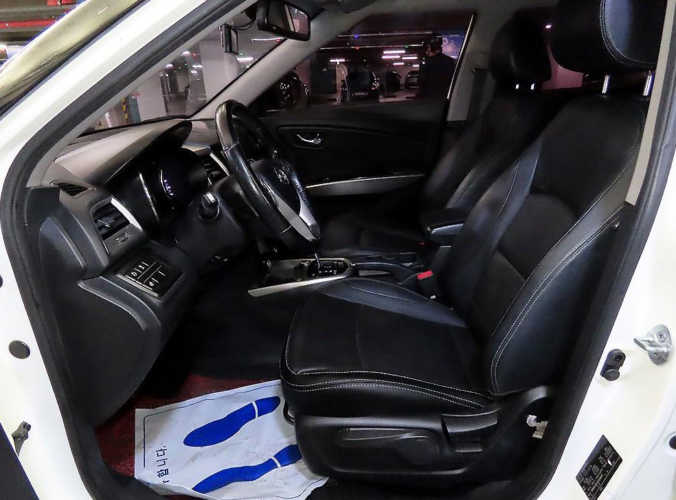 KG모빌리티(쌍용)  티볼리 가솔린 2WD 1.6 LX 사진 6