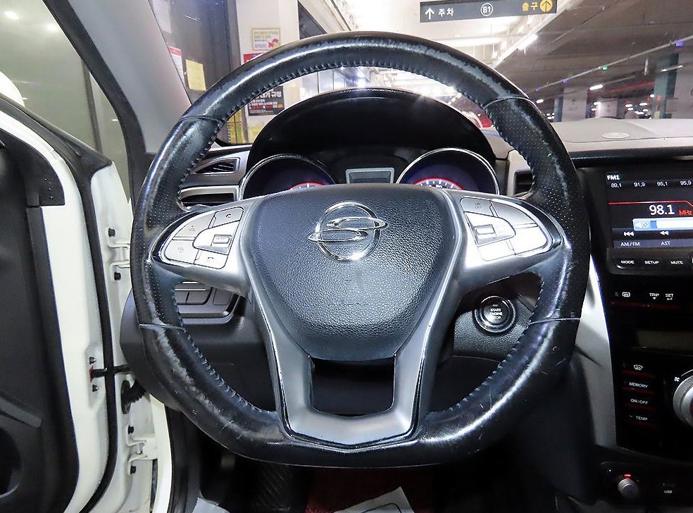 KG모빌리티(쌍용)  티볼리 가솔린 2WD 1.6 LX 사진 8