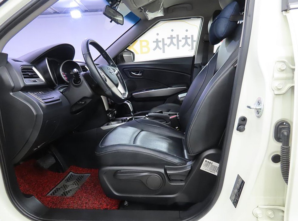 KG모빌리티(쌍용)  티볼리 디젤 2WD 1.6 VX 사진 5